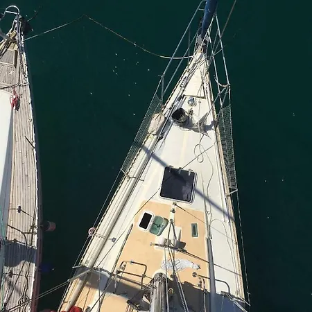 Botel Sailyacht Charlotte *